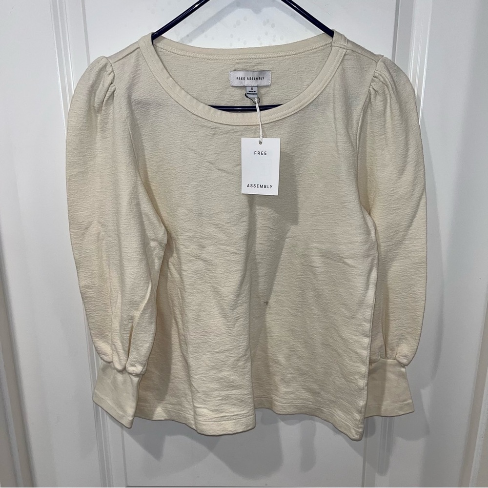 NEW Free Assembly Womens Size S & XS Long Sleeve Neck Pleat Shoulder Top Cream